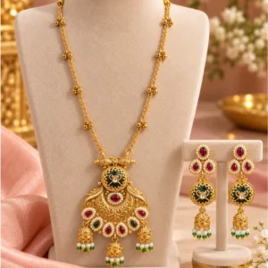 Jaipur, India â Royal Emerald & Ruby Antique Gold Necklace Set