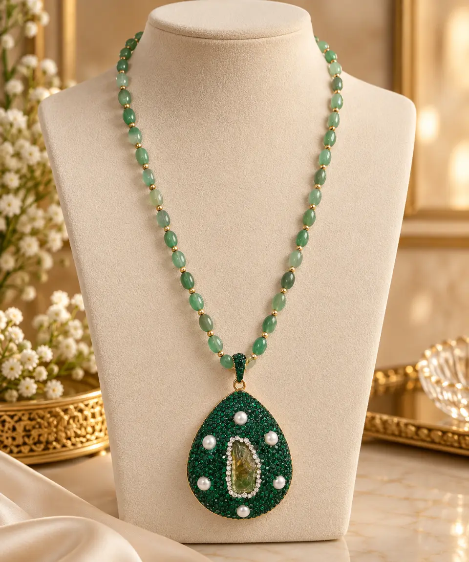 Emerald Royale Handmade Stone Pendant Necklace