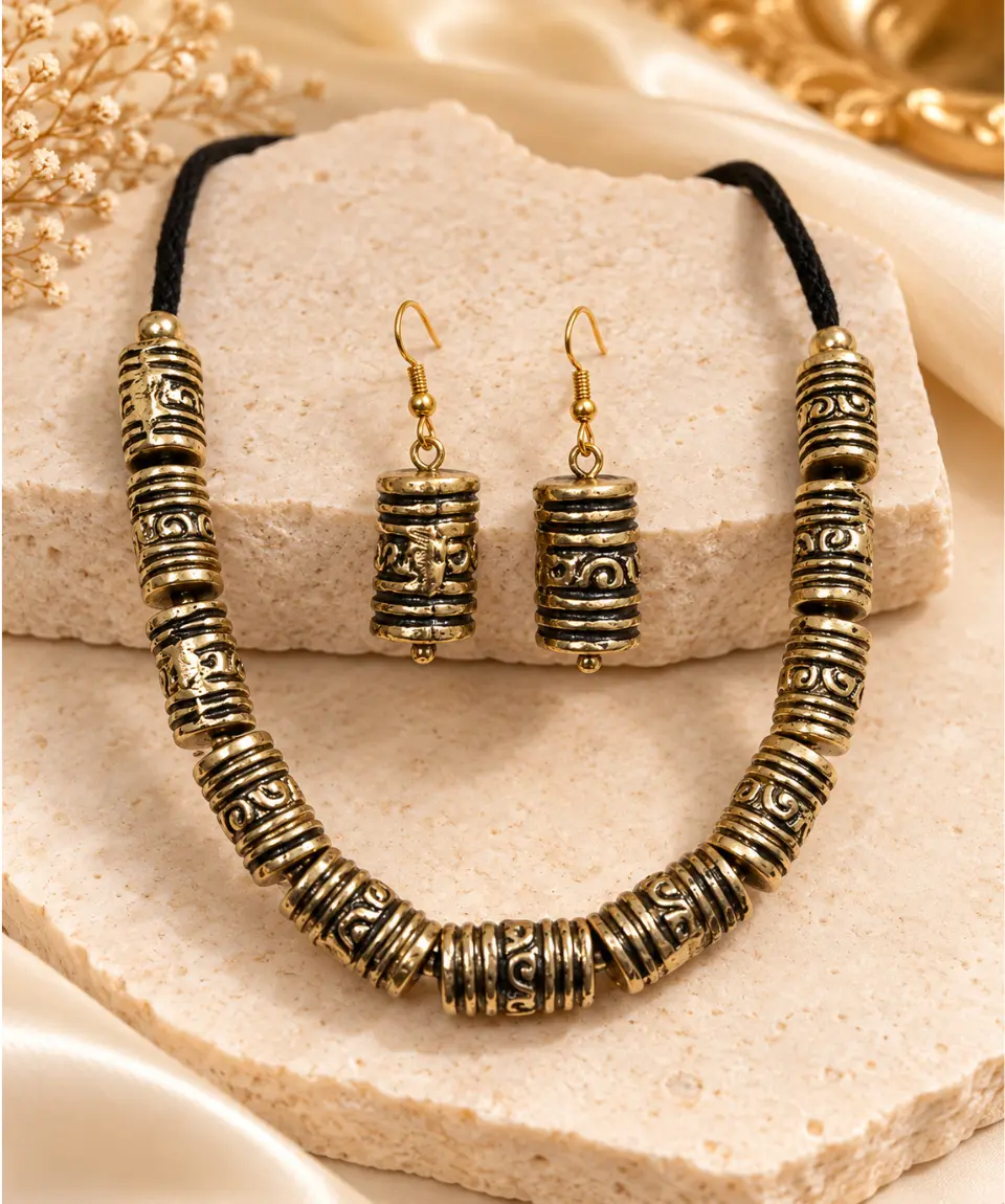 Fusion Classic Handmade Beaded Necklace Set - Image 2